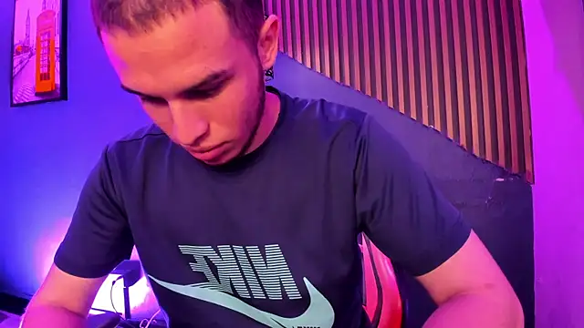 TomasDuquee online show from June 24, 4:37 am