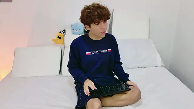 Samy Twink online show from July 18, 1:01 am