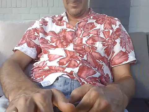 luapo1979 online show from June 24, 5:38 pm