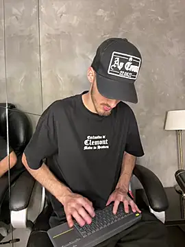 Liam Crown online show from June 30, 7:37 pm
