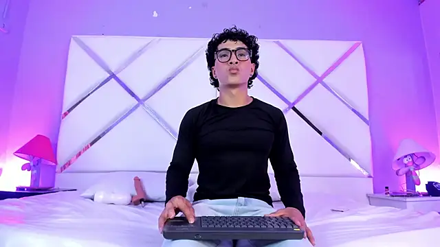 Danny king1 online show from July 10, 11:39 pm