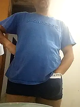 lucyenry22 online show from July 15, 11:22 pm