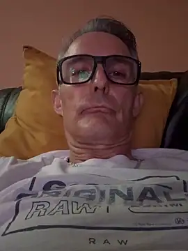 messburnell21 online show from July 3, 3:12 am