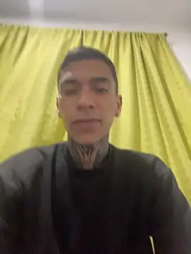 alejoggg1 online show from June 25, 5:12 am
