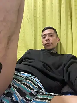 alejoggg1 online show from June 23, 6:18 am