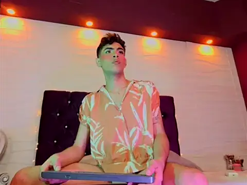 Nicolass 23 online show from July 7, 1:26 pm