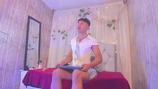 your kitty boy online show from July 21, 8:44 pm
