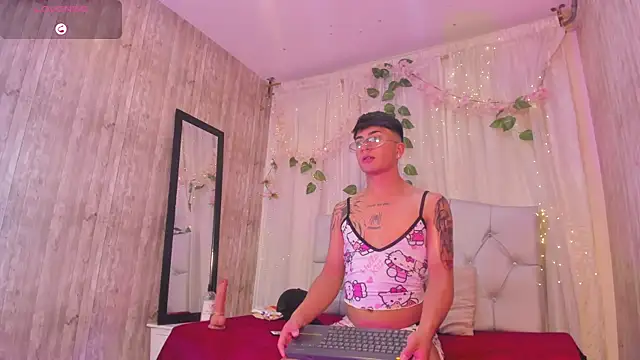 your kitty boy online show from July 28, 8:52 pm