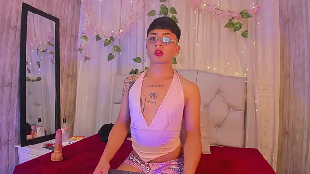 your kitty boy online show from July 20, 7:38 pm