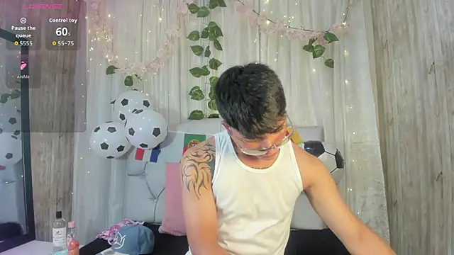 your kitty boy online show from July 2, 7:42 pm