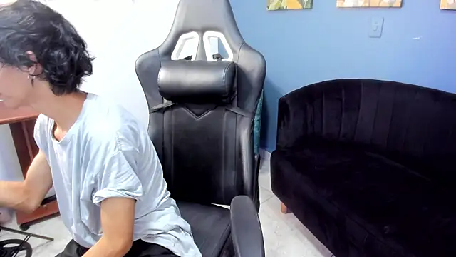 justin twink20 online show from July 6, 6:32 pm