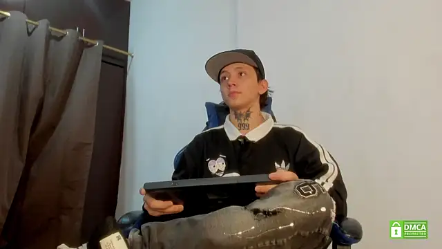 Nick TattooedGuy online show from June 25, 9:08 pm