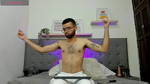 elliot flame online show from June 27, 3:39 pm