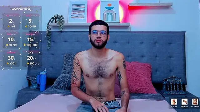 elliot flame online show from August 3, 3:40 pm