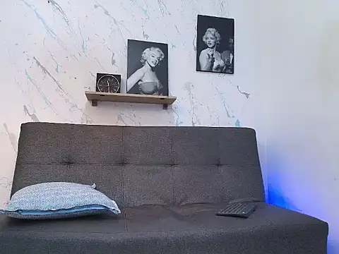 elliot flame online show from July 14, 9:54 pm