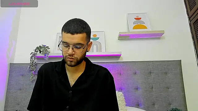 elliot flame online show from June 28, 4:02 pm