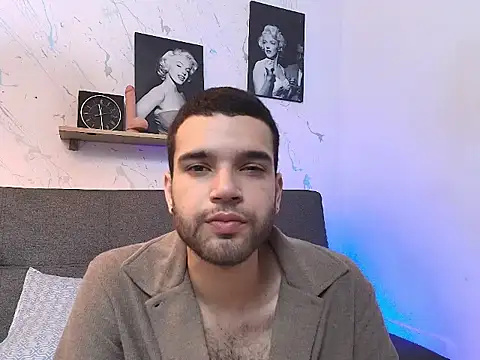 elliot flame online show from July 15, 10:16 pm
