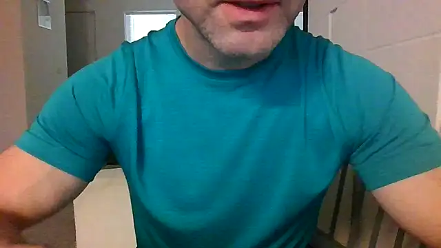 HotStraightDude online show from June 29, 5:46 pm