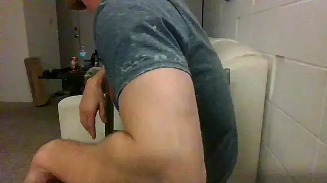 HotStraightDude online show from June 25, 5:12 am