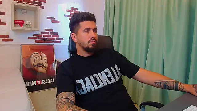 LoganStroud online show from July 24, 5:36 am