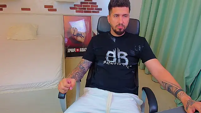 LoganStroud online show from July 5, 4:05 am