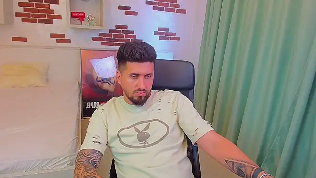 LoganStroud online show from July 17, 10:44 am
