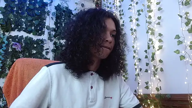 Frankie Lm online show from July 3, 3:18 pm