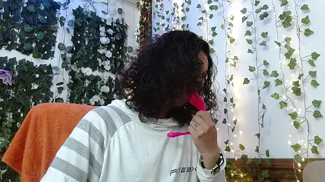 Frankie Lm online show from July 6, 3:03 pm
