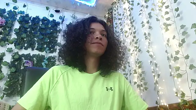 Frankie Lm online show from June 24, 4:43 pm