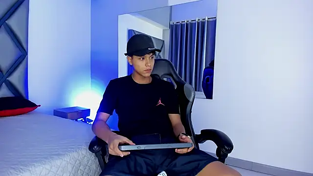 sebastiann 04 online show from June 27, 12:22 pm