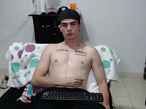 Zac Efront online show from July 28, 8:44 am