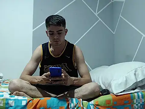 Zac Efront online show from July 11, 1:07 am