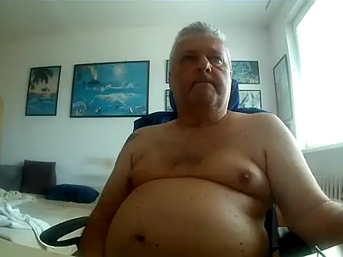 Robert SK1 online show from July 3, 11:05 am