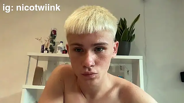twiinknico online show from August 3, 6:36 pm