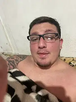 luisinnnnnn online show from July 15, 3:24 am