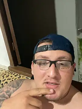 luisinnnnnn online show from July 27, 10:39 pm