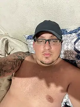 luisinnnnnn online show from July 22, 4:48 am