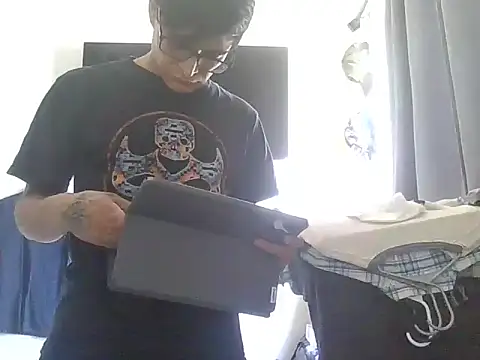 9EddieBoi4 online show from June 27, 7:19 pm