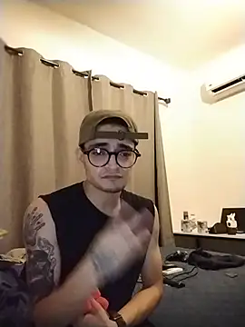 9EddieBoi4 online show from July 19, 8:42 am