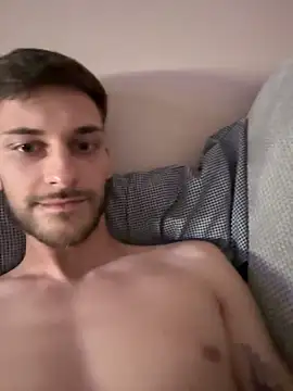 skinnytwink2008 online show from June 27, 8:25 pm
