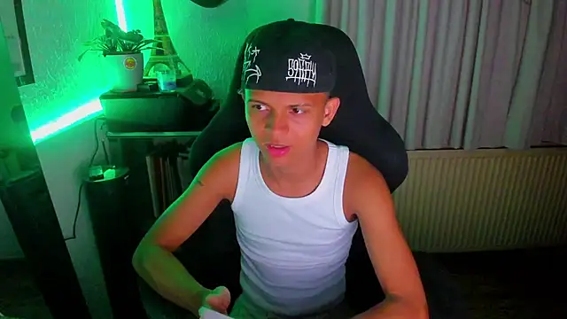 carlos 00foxx online show from July 18, 3:02 am