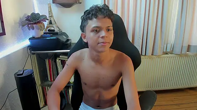carlos 00foxx online show from July 2, 4:51 am