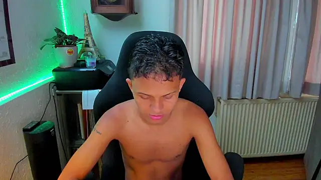 carlos 00foxx online show from July 20, 4:07 am