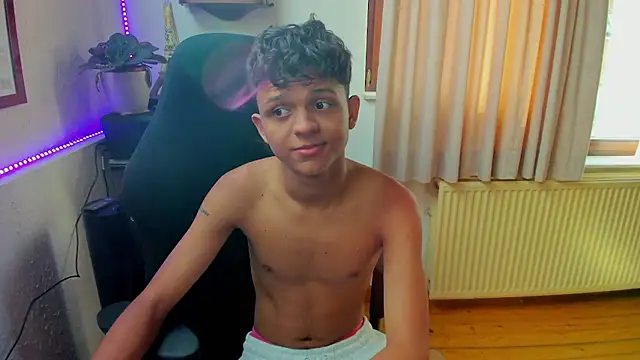 carlos 00foxx online show from July 7, 7:23 am