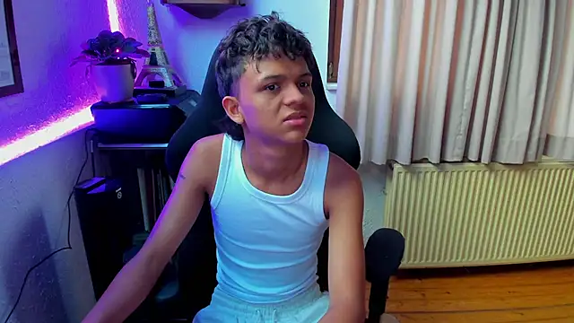 carlos 00foxx online show from July 7, 4:12 am