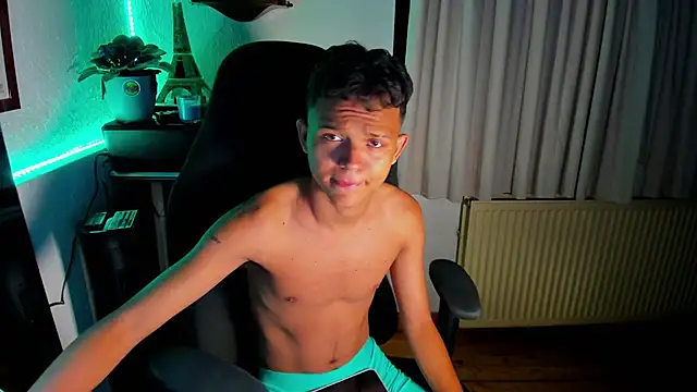 carlos 00foxx online show from July 12, 9:39 pm