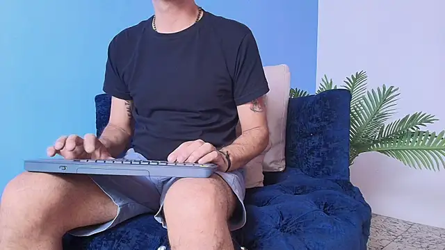 pigbananax online show from July 28, 8:34 pm