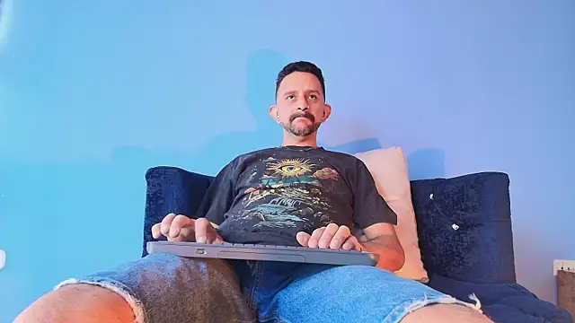 pigbananax online show from July 20, 5:37 pm