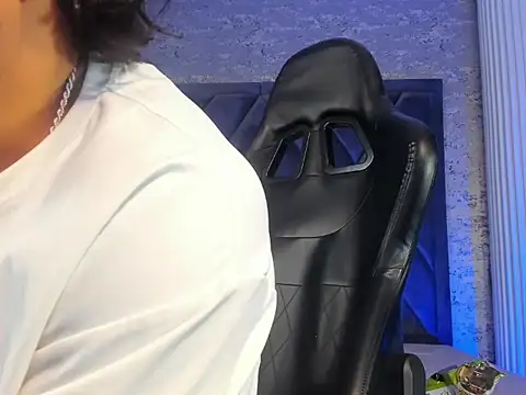 DanteDonovan  online show from August 1, 11:26 pm