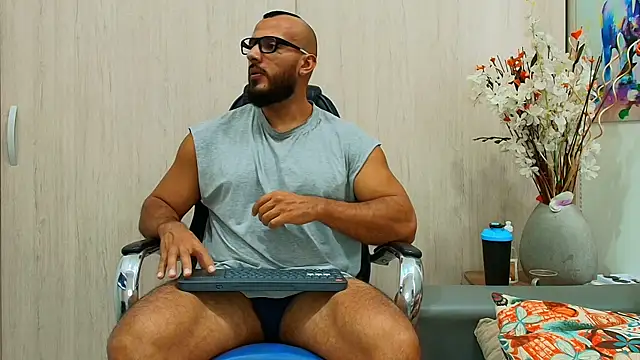 karymmusclet777 online show from July 9, 7:06 pm